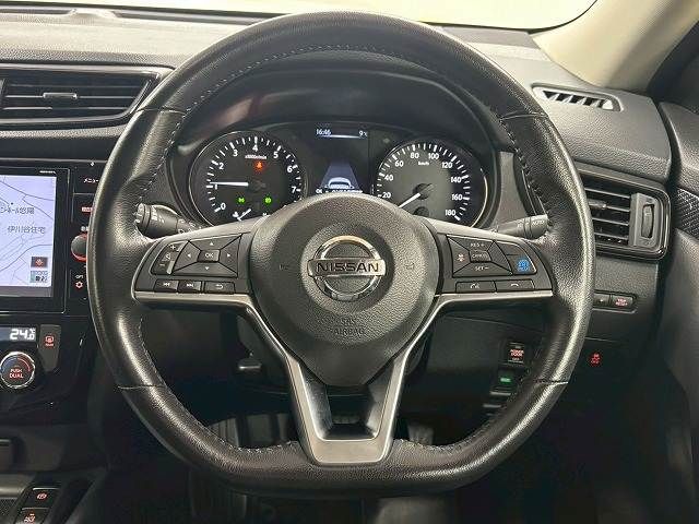 NISSAN X-TRAIL 2WD 2018 Image 31