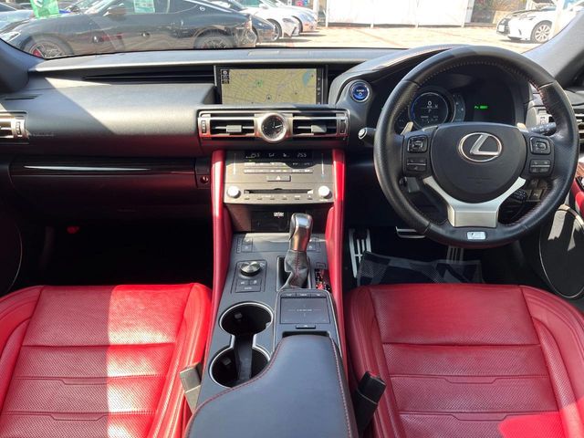 TOYOTA LEXUS RC300H 2019 Image 31