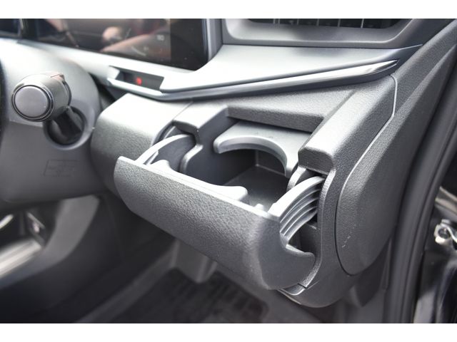 NISSAN AURA 2025 Image 31