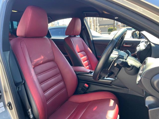 TOYOTA LEXUS IS300H 2021 Image 31