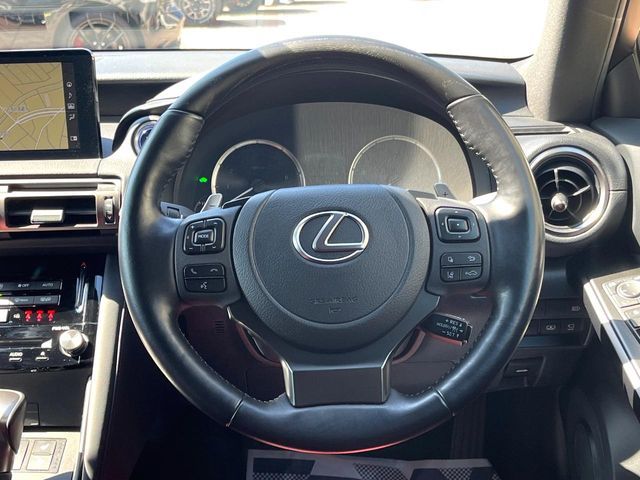 TOYOTA LEXUS IS300H 2021 Image 31