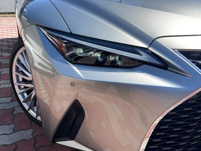 TOYOTA LEXUS IS300H 2021 Image 31