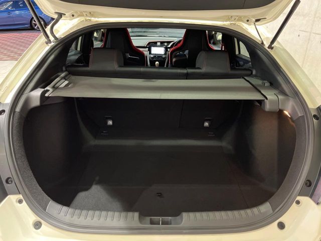 HONDA CIVIC HATCHBACK 2020 Image 31