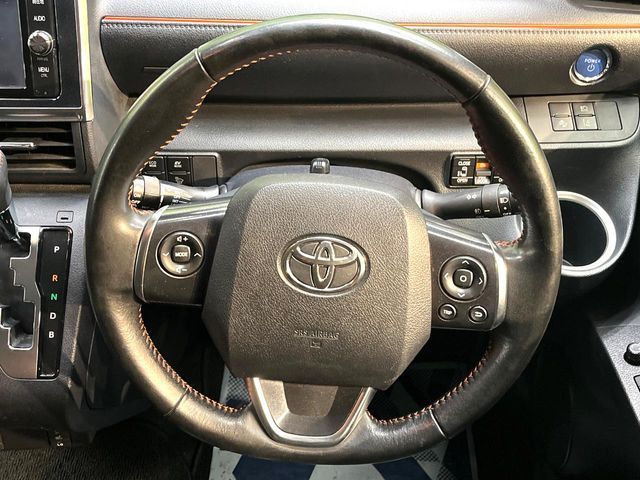 TOYOTA SIENTA HYBRID 2017 Image 31