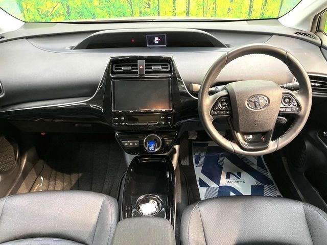 TOYOTA PRIUS PHV 2018 Image 31