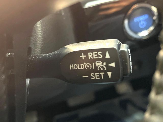 TOYOTA PRIUS PHV 2018 Image 31