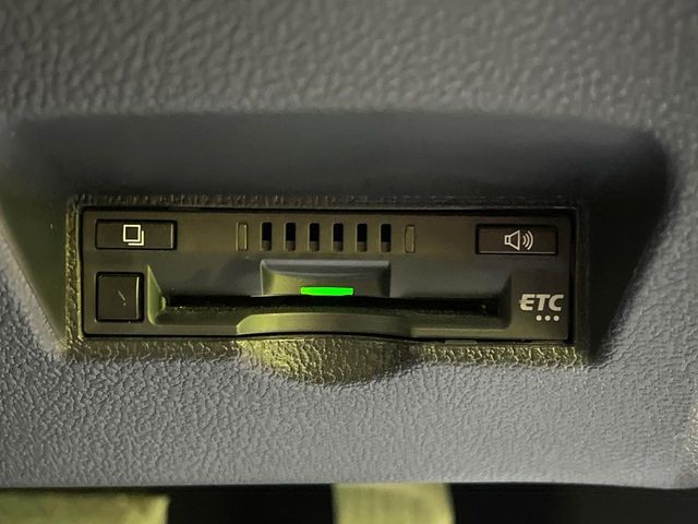 TOYOTA PRIUS PHV 2018 Image 31