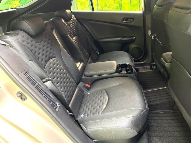 TOYOTA PRIUS PHV 2018 Image 31