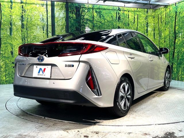 TOYOTA PRIUS PHV 2018 Image 31