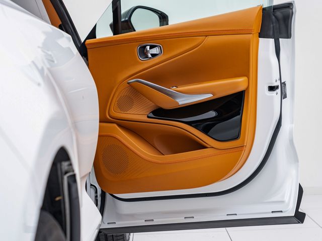 ASTON MARTIN SUV 2023 Image 31