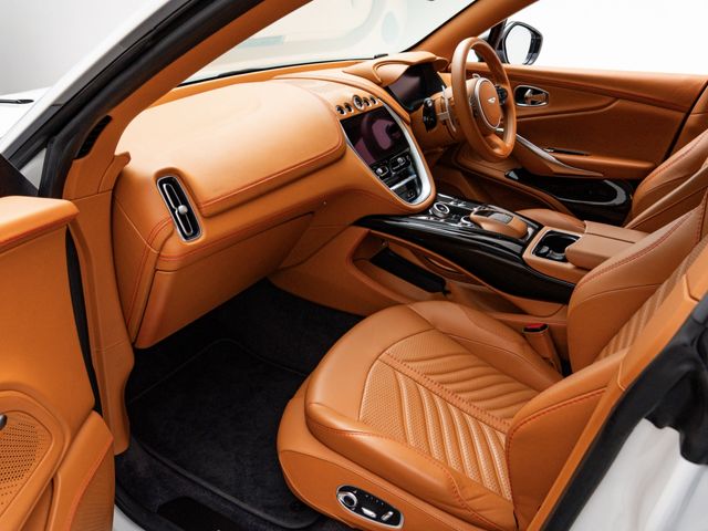 ASTON MARTIN SUV 2023 Image 31