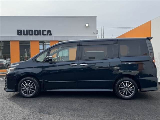 TOYOTA VOXY 2015 Image 31