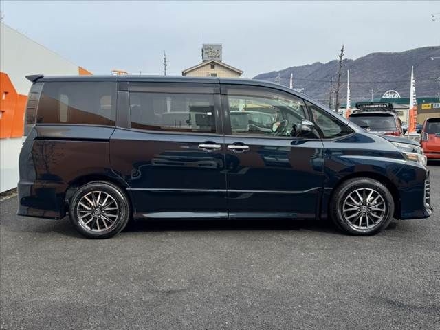 TOYOTA VOXY 2015 Image 31