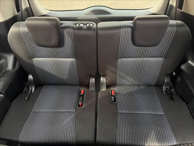 TOYOTA VOXY 2015 Image 31