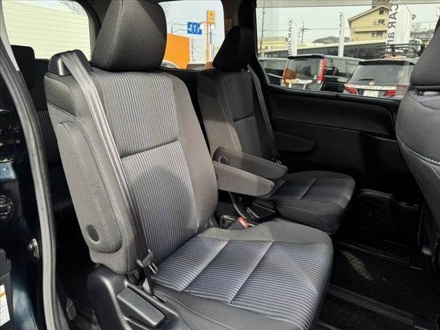 TOYOTA VOXY 2015 Image 31