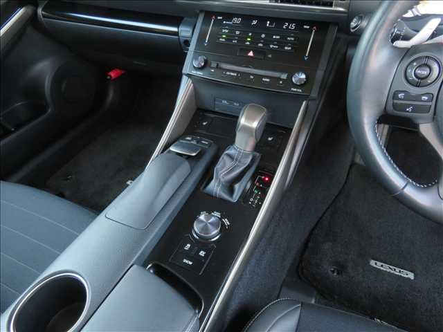 TOYOTA LEXUS IS300H 2013 Image 31