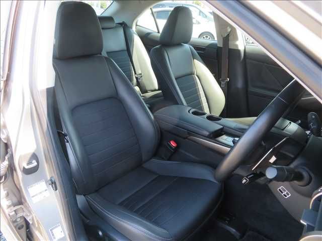 TOYOTA LEXUS IS300H 2013 Image 31