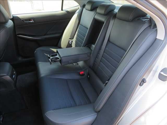 TOYOTA LEXUS IS300H 2013 Image 31