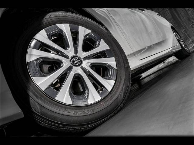 TOYOTA PRIUS PHV 2017 Image 31