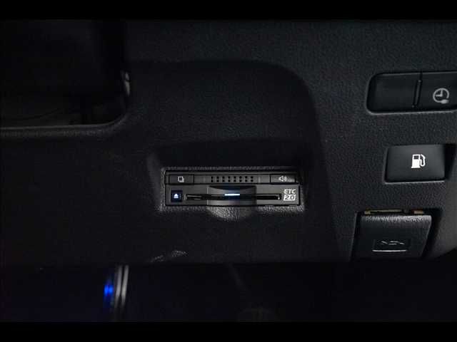 TOYOTA PRIUS PHV 2017 Image 31