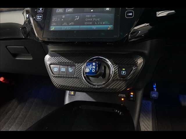 TOYOTA PRIUS PHV 2017 Image 31