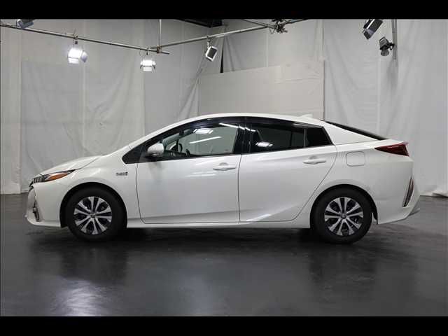 TOYOTA PRIUS PHV 2017 Image 31