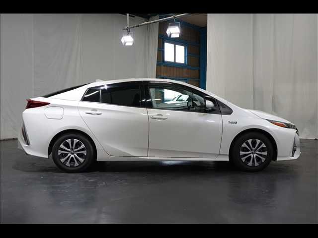 TOYOTA PRIUS PHV 2017 Image 31