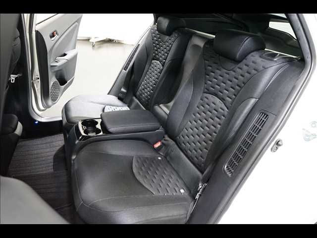 TOYOTA PRIUS PHV 2017 Image 31