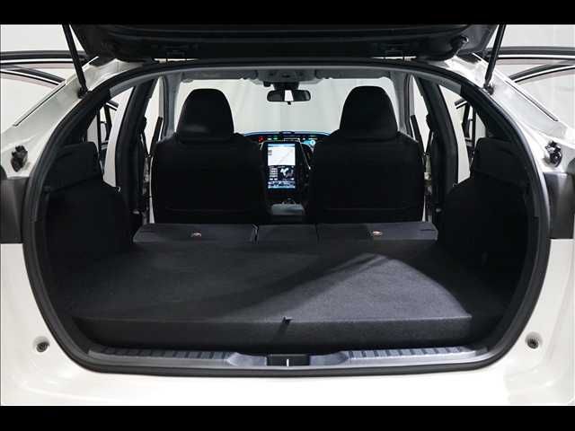 TOYOTA PRIUS PHV 2017 Image 31