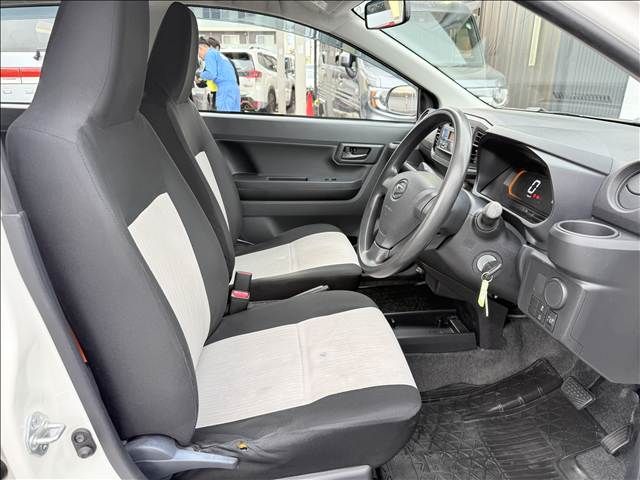 DAIHATSU MIRA E:S 2017 Image 31