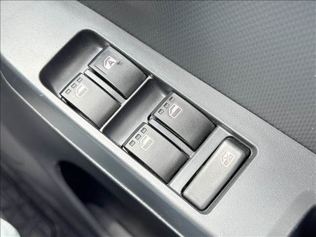 DAIHATSU MIRA E:S 2017 Image 31