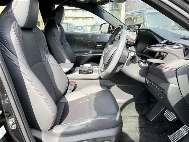 TOYOTA HARRIER PHEV 2023 Image 31