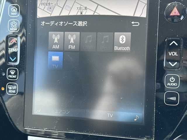 TOYOTA PRIUS PHV 2017 Image 31