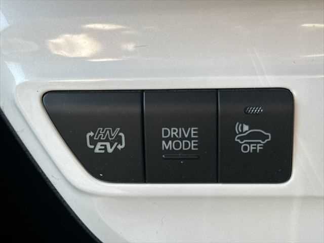 TOYOTA PRIUS PHV 2017 Image 31