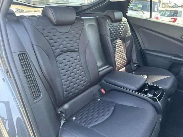 TOYOTA PRIUS PHV 2017 Image 31