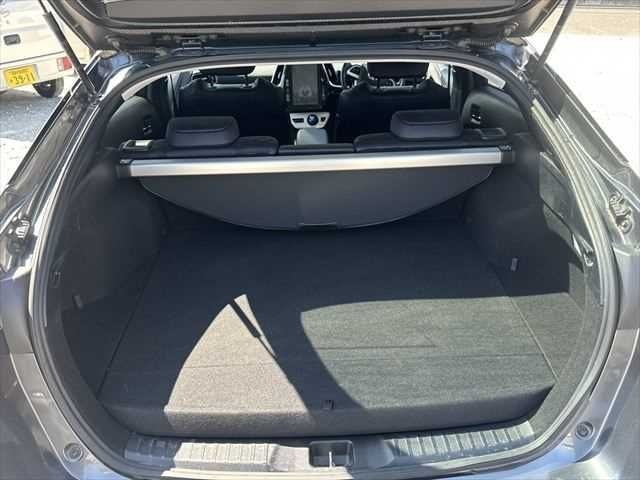 TOYOTA PRIUS PHV 2017 Image 31