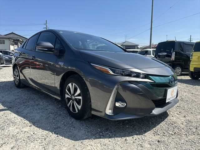 TOYOTA PRIUS PHV 2017 Image 31