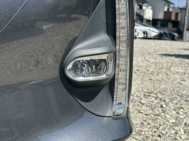 TOYOTA PRIUS PHV 2017 Image 31