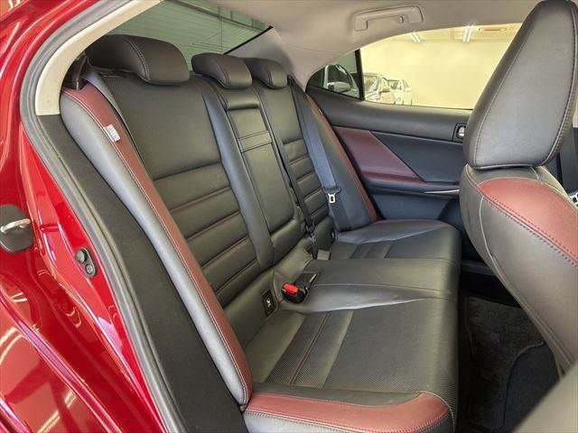 TOYOTA LEXUS IS300 2018 Image 31