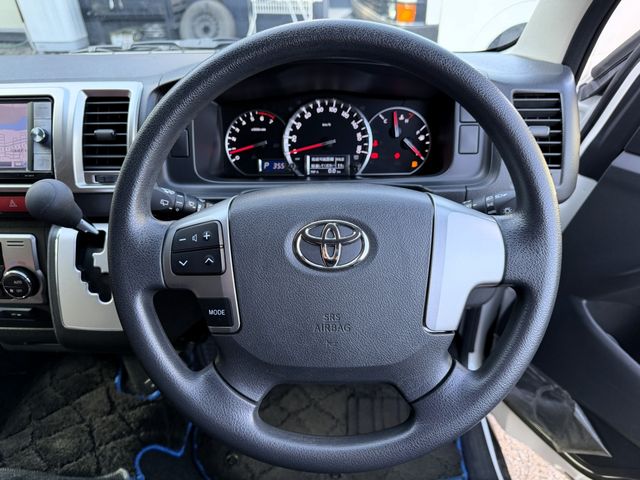 TOYOTA HIACE WAGON 2015 Image 31