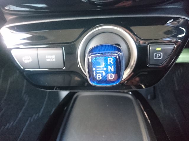 TOYOTA PRIUS PHV 2019 Image 31