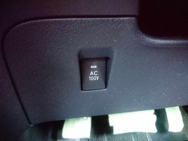 TOYOTA PRIUS PHV 2019 Image 31