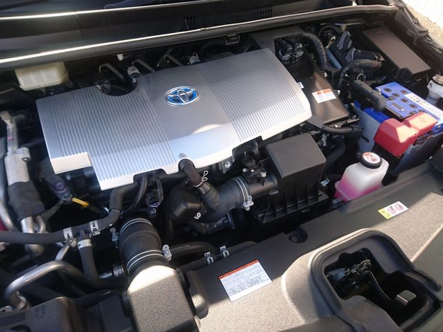 TOYOTA PRIUS PHV 2019 Image 31