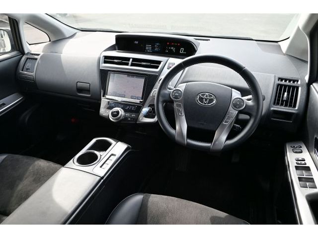 TOYOTA PRIUS ALPHA 2014 Image 31