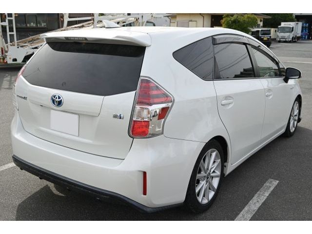 TOYOTA PRIUS ALPHA 2014 Image 31