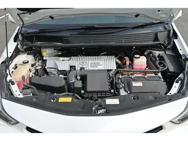 TOYOTA PRIUS ALPHA 2014 Image 31