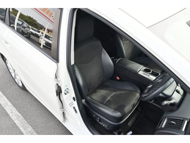 TOYOTA PRIUS ALPHA 2014 Image 31