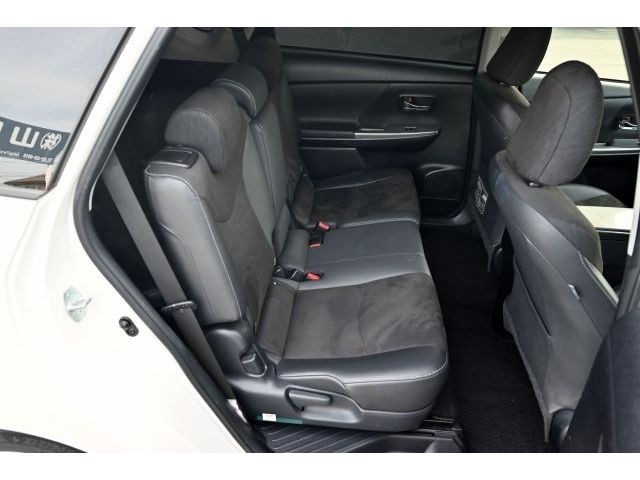 TOYOTA PRIUS ALPHA 2014 Image 31