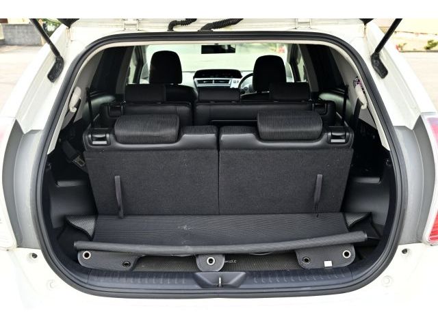 TOYOTA PRIUS ALPHA 2014 Image 31