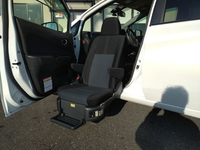 NISSAN NOTE 2015 Image 31